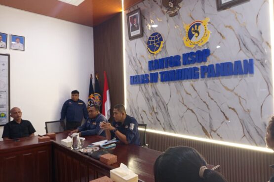 Aturan Baru! Bongkar Muat Maksimal 3 Hari di Pelabuhan Tanjung Batu - Solusi Atasi Antrean Kapal | KSOP Tanjung Pandan