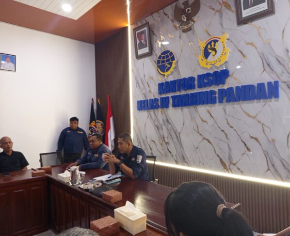 Aturan Baru! Bongkar Muat Maksimal 3 Hari di Pelabuhan Tanjung Batu - Solusi Atasi Antrean Kapal | KSOP Tanjung Pandan