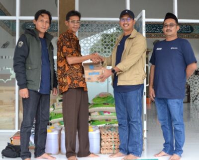 Pelindo Salurkan Bantuan Sembako ke Pondok Pesantren Daarul Arofah di Tanjungpandan