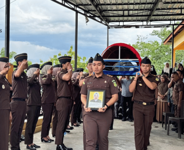 Pemakaman Jaksa Fungsional Kejari Sinjai Isnawati Yamin