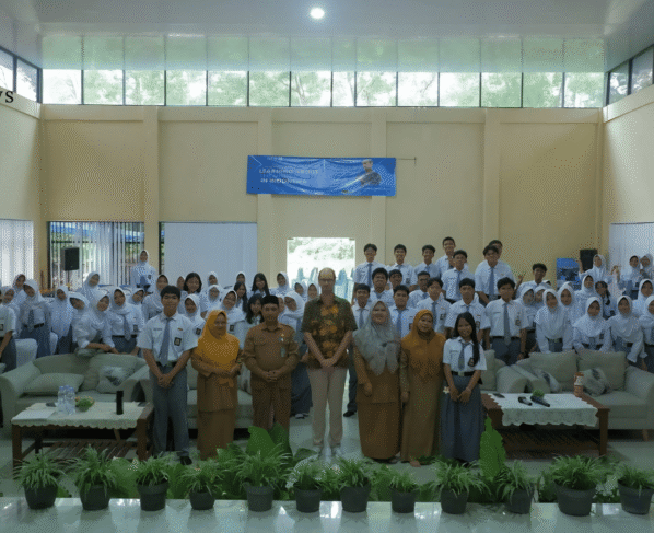 Kunjungan Direktur UNIC PBB ke SMA Negeri 2 Tanjungpandan, Siswa Raih Inspirasi Global