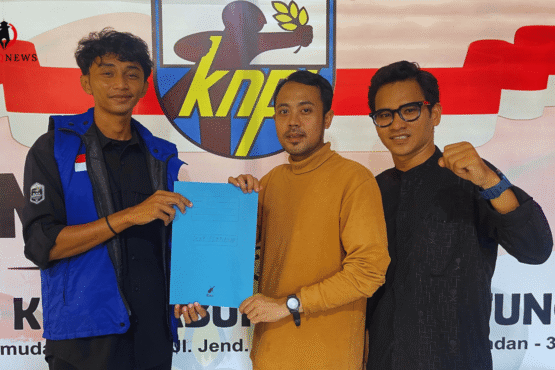Dicky Febriawan resmi menyerahkan formulir pendaftaran calon Ketua KNPI Belitung 2026-2029. Simak visi misi progresifnya untuk pemuda dan pembangunan Belitung.