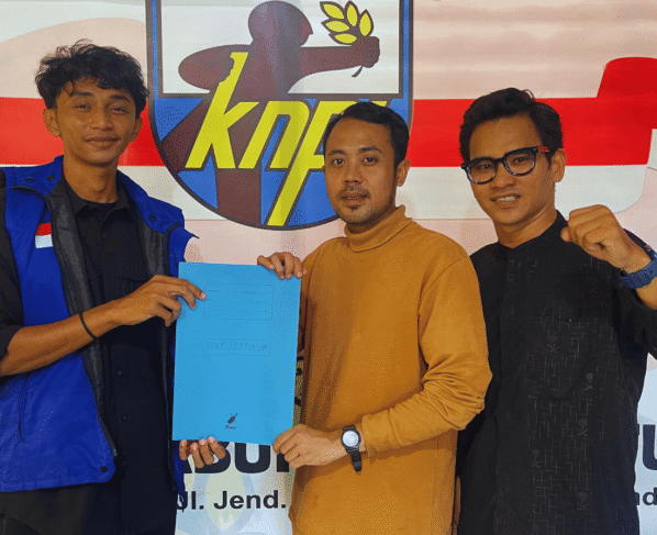 Dicky Febriawan resmi menyerahkan formulir pendaftaran calon Ketua KNPI Belitung 2026-2029. Simak visi misi progresifnya untuk pemuda dan pembangunan Belitung.